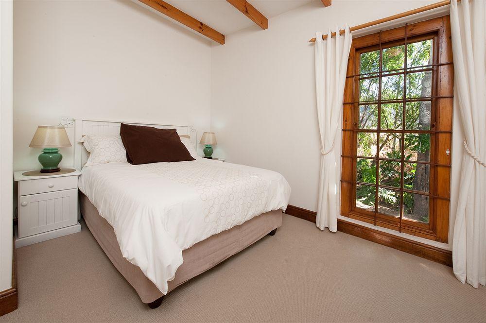 La Galiniere Guest Cottages Franschhoek Bagian luar foto