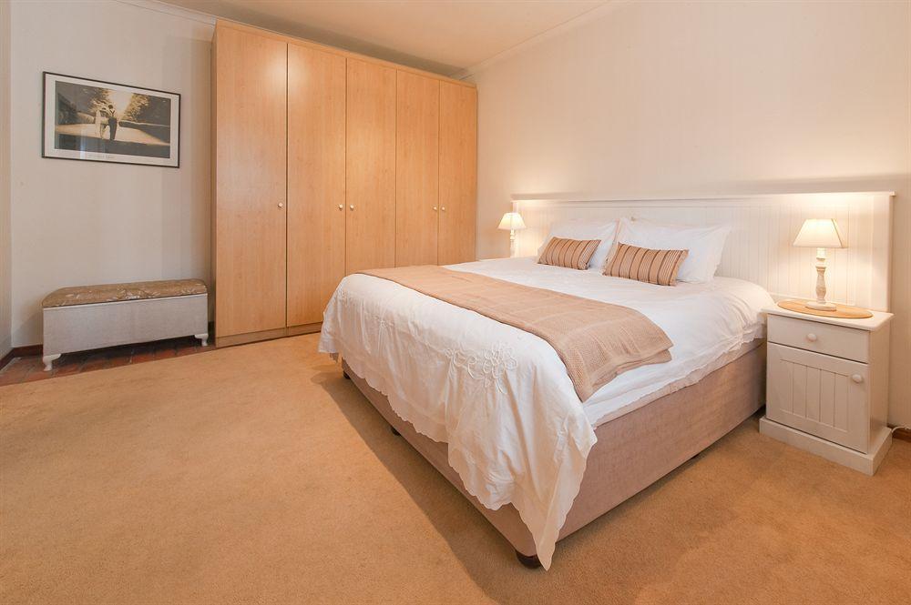 La Galiniere Guest Cottages Franschhoek Bagian luar foto