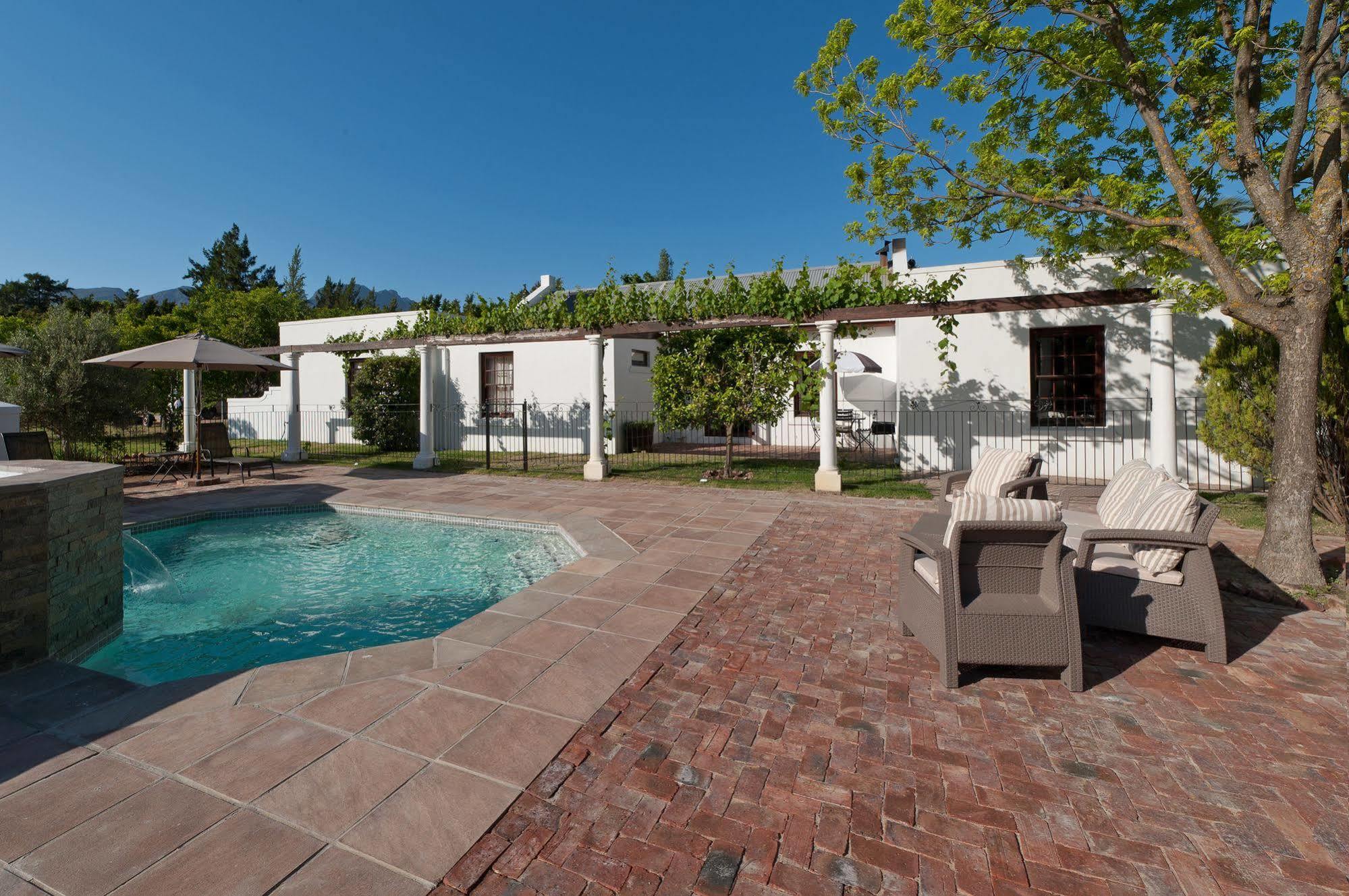 La Galiniere Guest Cottages Franschhoek Bagian luar foto
