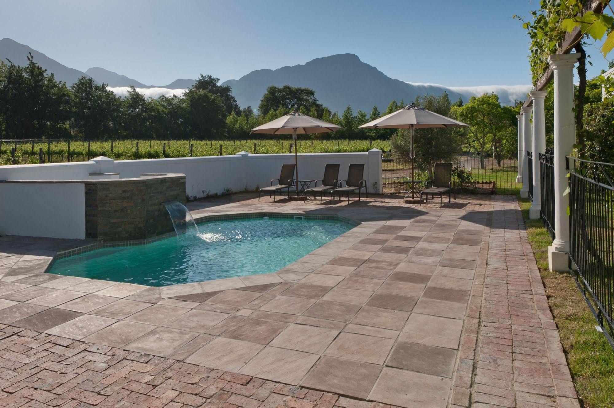 La Galiniere Guest Cottages Franschhoek Bagian luar foto