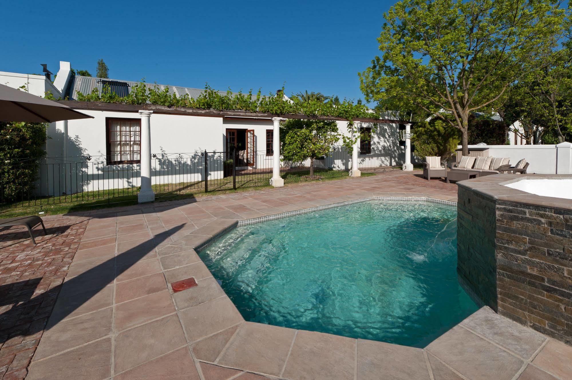 La Galiniere Guest Cottages Franschhoek Bagian luar foto