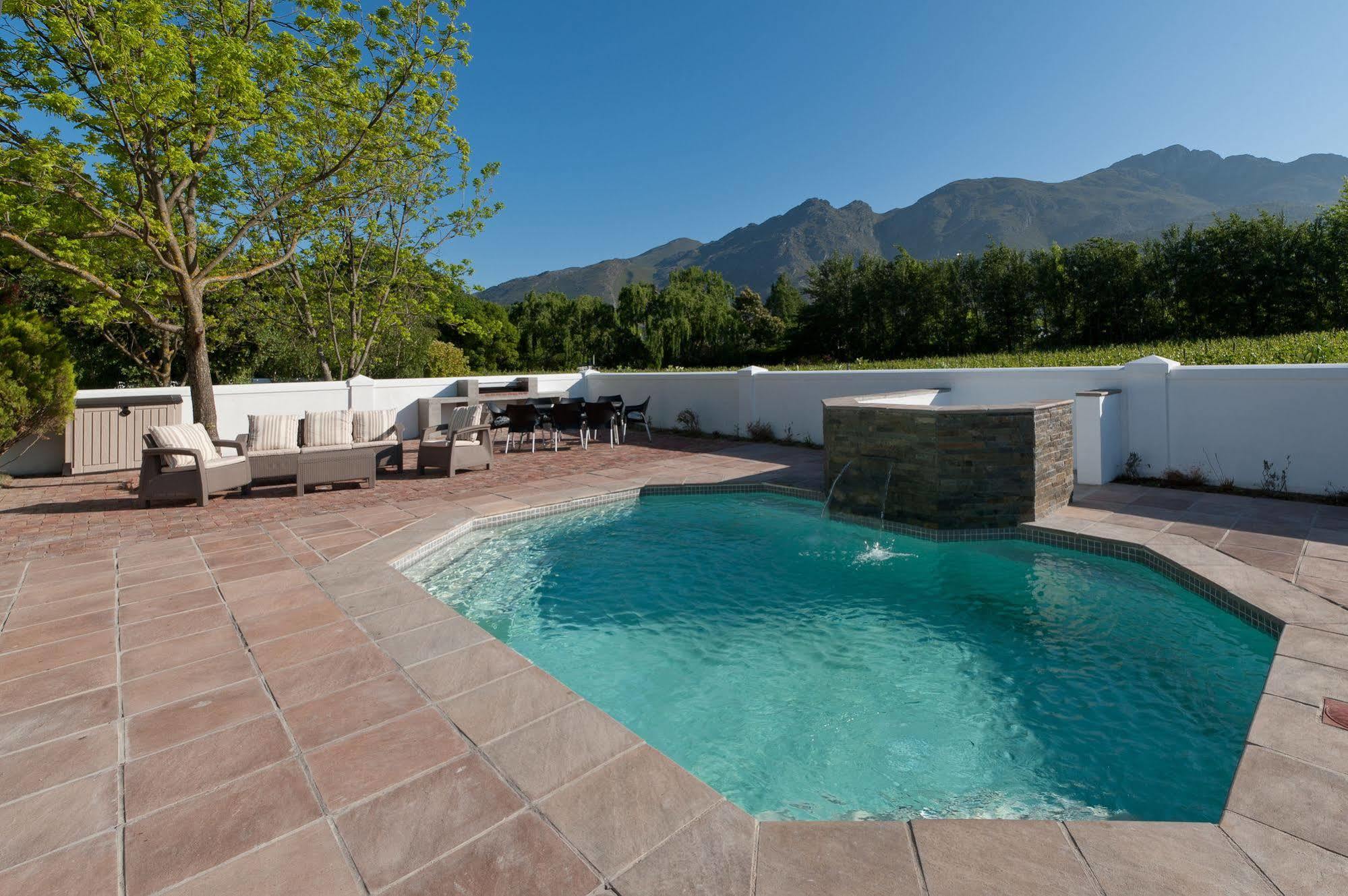 La Galiniere Guest Cottages Franschhoek Bagian luar foto