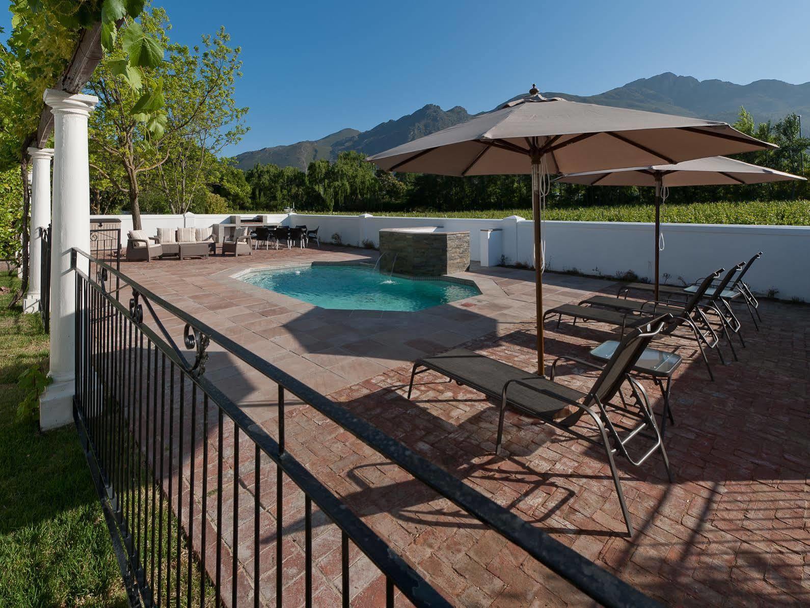 La Galiniere Guest Cottages Franschhoek Bagian luar foto